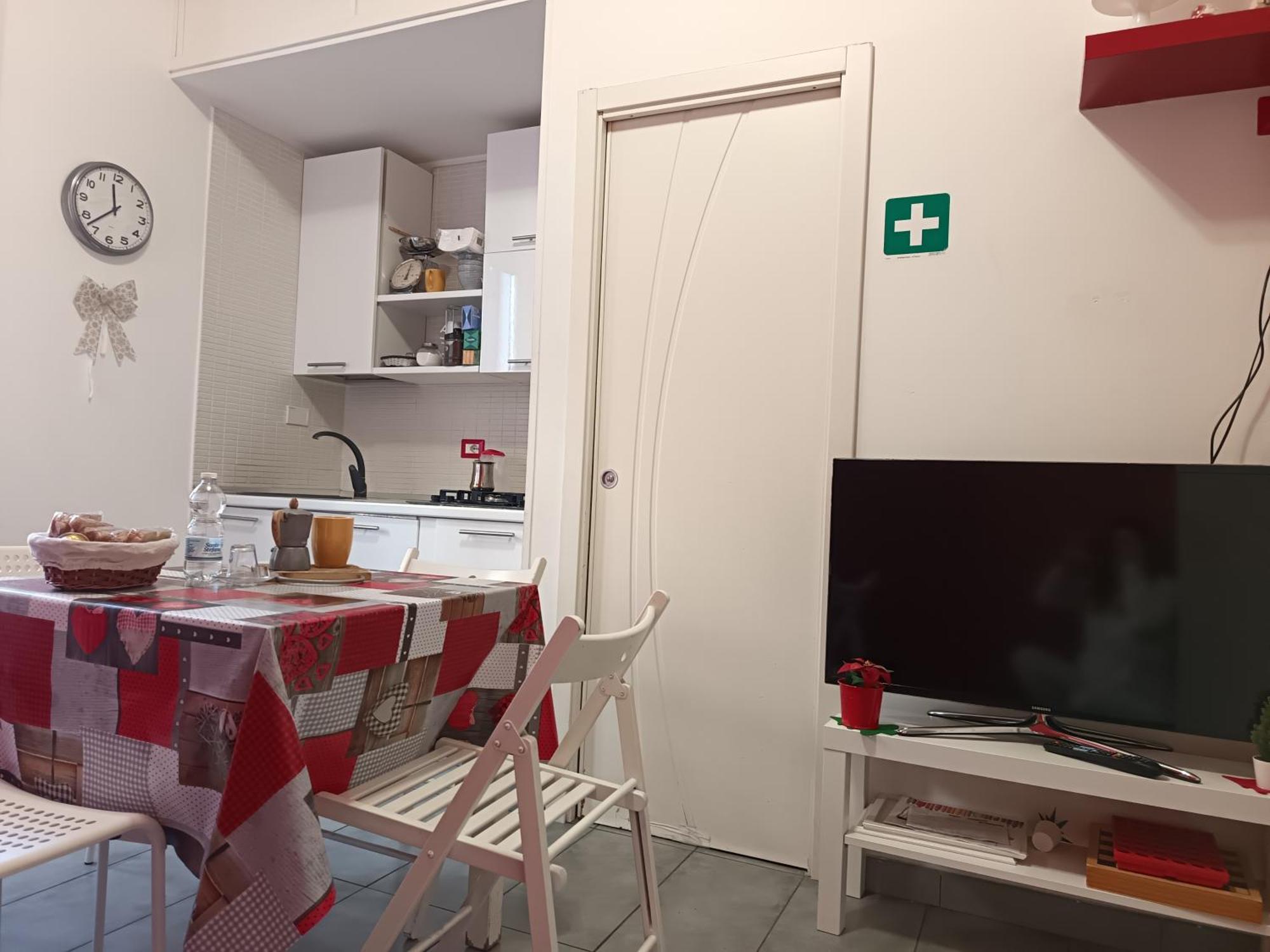Adriatic Room 50 M Dalla Stazione Ferroviaria Di Ciampino E Dalla Navetta Aeroportuale Bagian luar foto