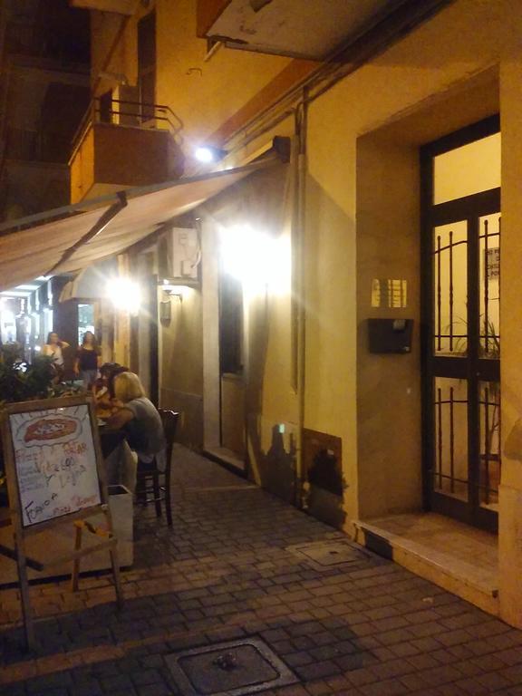 Adriatic Room 50 M Dalla Stazione Ferroviaria Di Ciampino E Dalla Navetta Aeroportuale Bagian luar foto