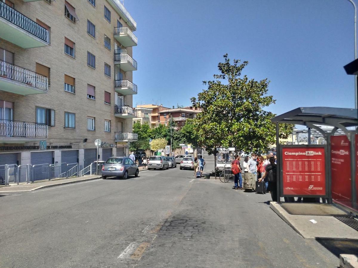 Adriatic Room 50 M Dalla Stazione Ferroviaria Di Ciampino E Dalla Navetta Aeroportuale Bagian luar foto